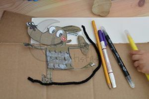 Materiales para actividad con etiquetas.