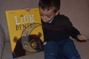 Un león dentro