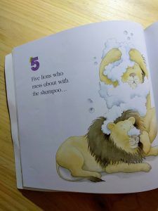página con números y animales en inglés para niños one bear at bedtime